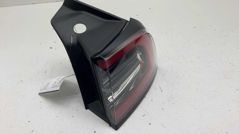 150208700D ⭕ 21-24 Tesla Model Y Rear Right Taillight Outer Lamp On Quarter RH 1502087-00-D