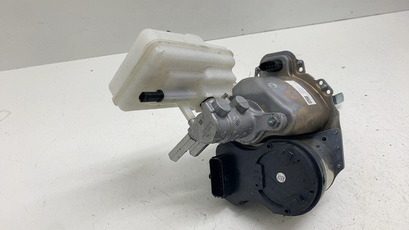 PT01073542A ⭕ 2025 Rivian R1S Power Brake Booster Master Cylinder Assembly Unit PT01073542-A