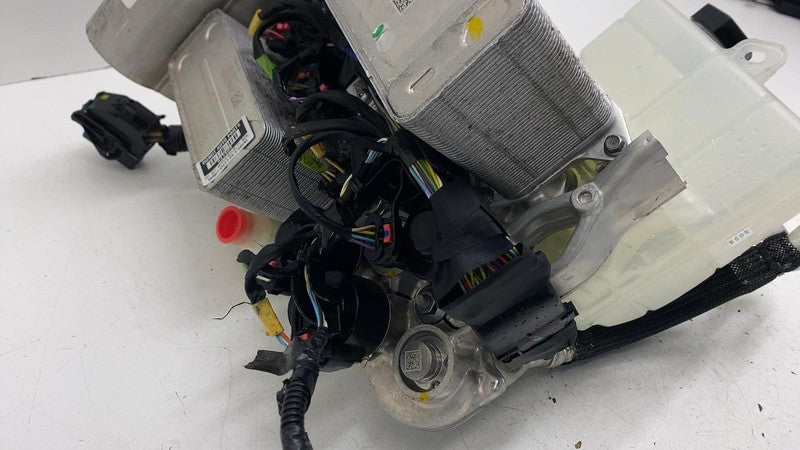 152300200B ⭕ 2021-2026 Tesla Model 3 Supermanifold Refrigerant Chiller w/ Coolant Reservoir