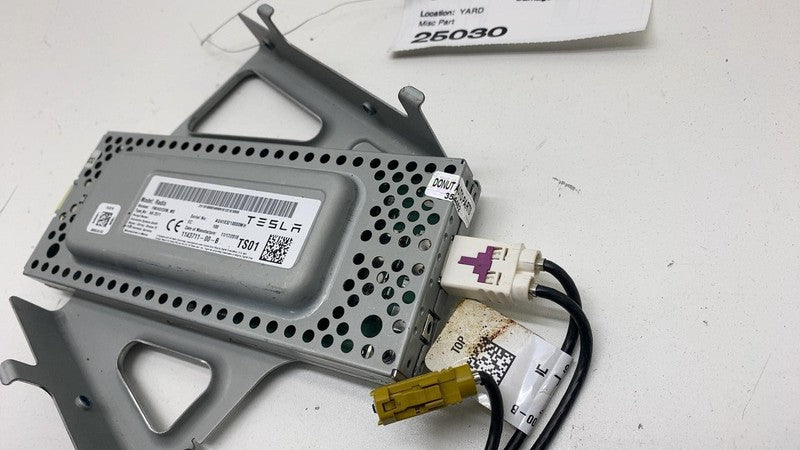 ⭕ 2012-2020 Tesla Model S Radio Amplifier Receiver Unit FM/HD/SXM 1143