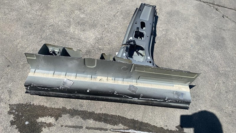 2017-2023 Tesla Model 3 Right Lower Side Skirt Middle B-Pillar Threshold Cutout