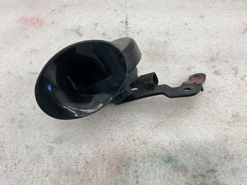 A050690 ⭕2012-2020 Tesla Model S Seger High Pitch Tone Horn 12V 510 Hertz w/ Bracket OEM