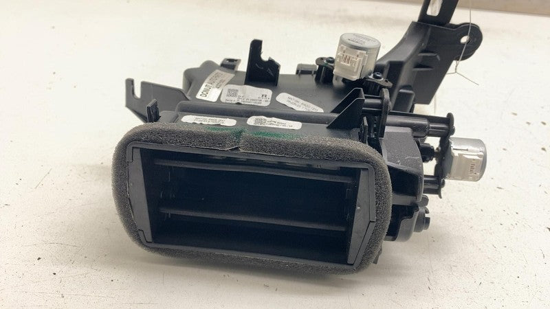 PT00014146 ⭕ 2022-2024 Rivian R1T Front Center Passenger Side AC Vent Trim Right PT00014146