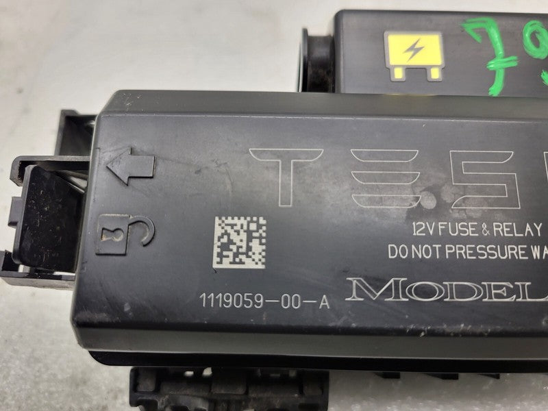 111905900A 16-20 Model S Front Efuse Frunk Fuse Relay Junction Box Module Unit 1119059-00-A