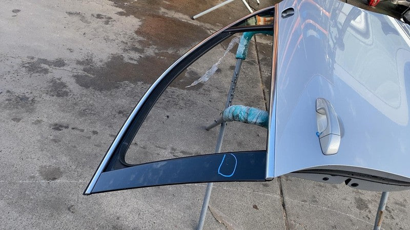 2011-2018 Porsche Cayenne Front Passenger Door Shell Panel Right RH Si