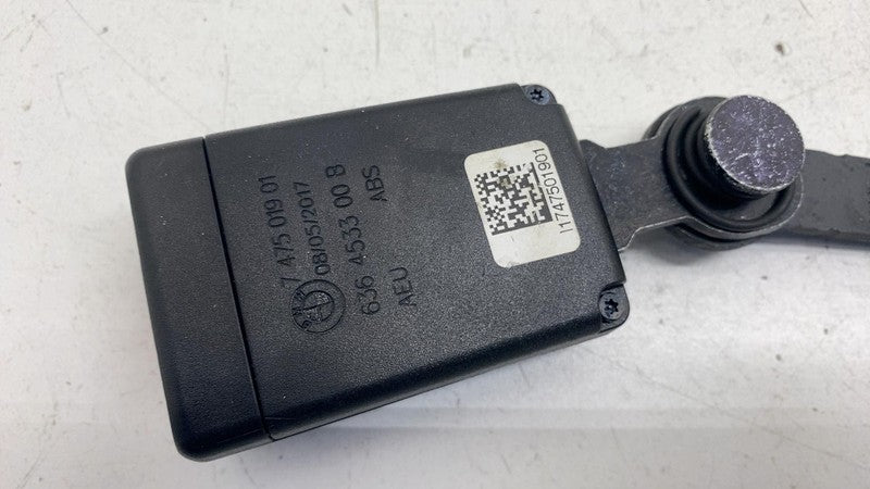 ⭕ 17-20 BMW 540i Rear Driver Side Lower Seat Belt Buckle Receiver Left