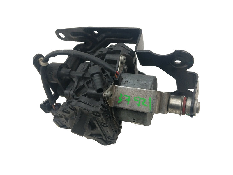 ⭕2012-2015 Tesla Model S Brake Servo Booster Vacuum Pump & Isolator 6006359-00-A
