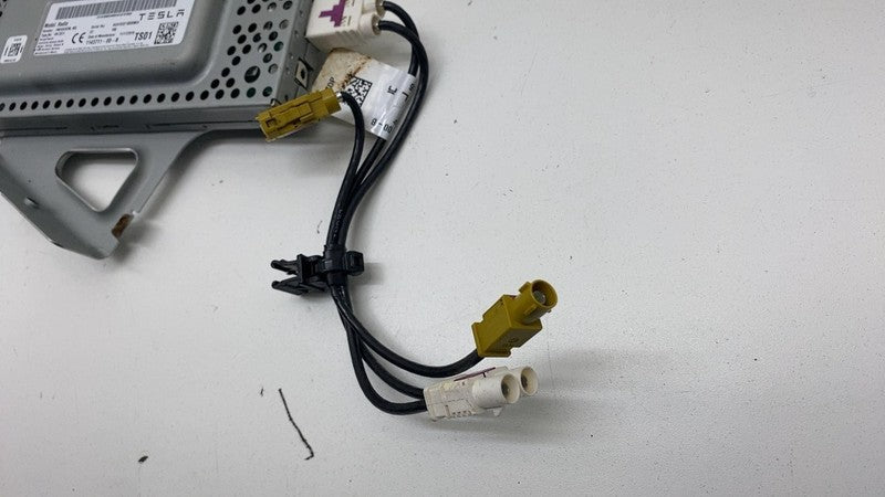 ⭕ 2012-2020 Tesla Model S Radio Amplifier Receiver Unit FM/HD/SXM 1143