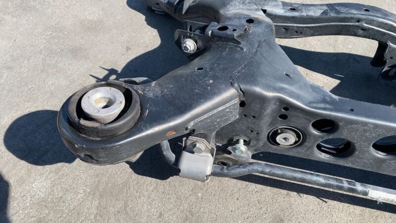 2016-2019 Mercedes-Benz GLE350 Rear Subframe Crossmember Cradle RWD Assembbly