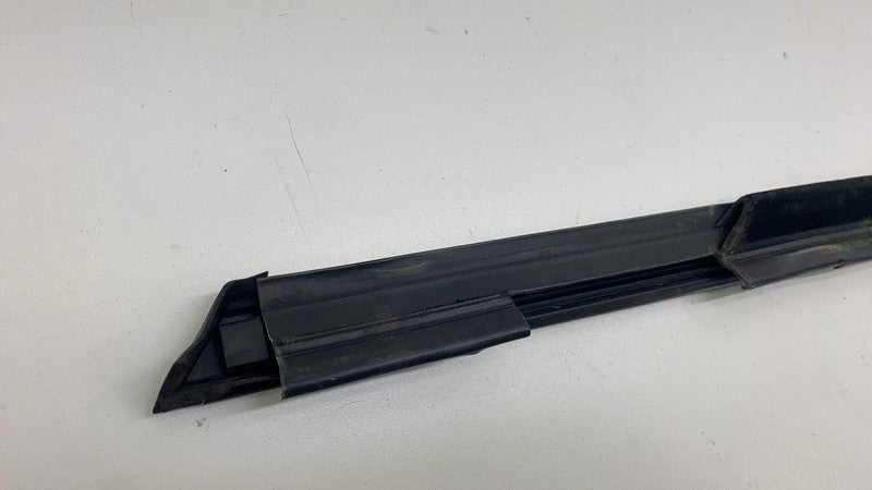 31108993 ⭕ 21-23 Polestar 2 Front Passenger Side Door Window Belt Molding Right 31108993