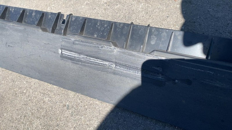 ⭕ 2020-2023 Tesla Model Y Right Skirt Rocker Molding Panel Carrier Bra