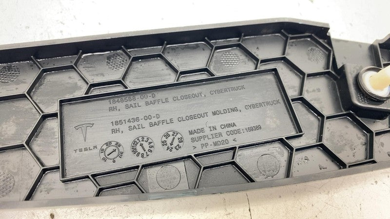 ⭕ 2024 Cybertruck Rear Baffle Closeout Sail Panel Molding Right RH 184