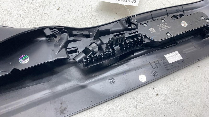 ⭕ 25-26 Tesla Model Y Front Left Seat Outboard Trim Panel w/ Switch 20