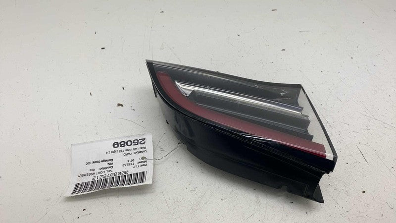 1077401-00-E ⭕ 2017-2023 Model 3 Rear Left Inner Taillight LED Tail Lamp 3-Pin 1077401-00-E