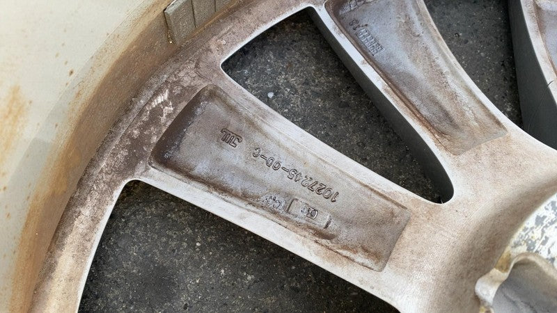 ⭕ 16-20 Model X Rear Wheel Rim 20 x 9.5J + 40MM w/ Continental Tire 10