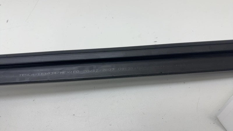 ⭕20-24 Model Y Front Right Door Window Inner Belt Weatherstrip Seal 15