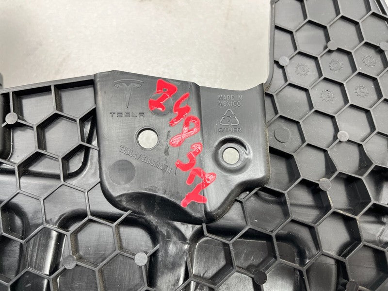 1080701 00 D ⭕ 16-20 Model X Rear Driver Side C-Pillar Lower Mount Bracket Left 1080701-00-D