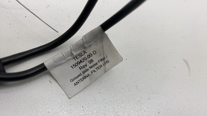 1509420 00 D 2017-2023 Tesla Model 3 Rear Left Side Radio Antenna Noise Filter Amplifier OEM