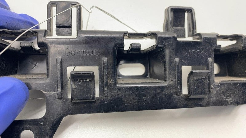 113685 14 2017-2022 BMW 530e Front Left Skirt Rocker Molding Panel Support Mount Bracket