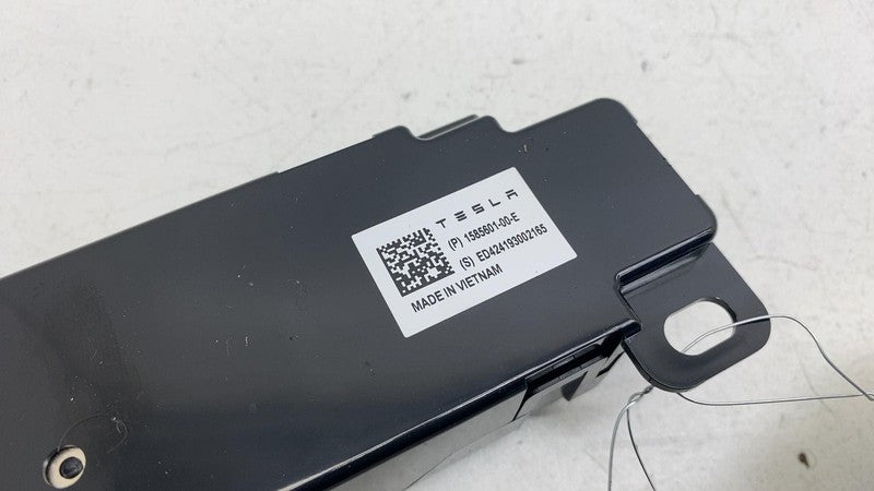 158560100E ⭕ 2020-2024 Tesla Model Y MY WiFi Bluetooth Antenna Control Module 1585601-00-E