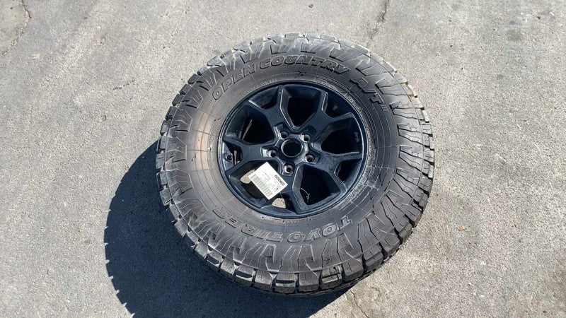 ⭕ 2019-2023 Jeep Wrangler 17x7.5 ET44.45 Wheel Rim w/ Toyo Tire 35x12.