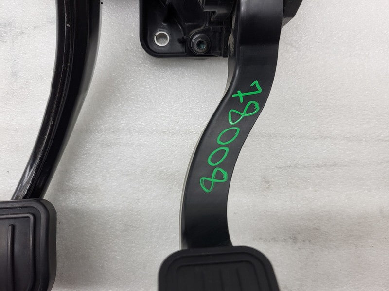 1044691 00 D ⭕ 2017-2023 Model 3 Accelerator and Brake Foot Pedal w/ Switch Base 1044691-00-D
