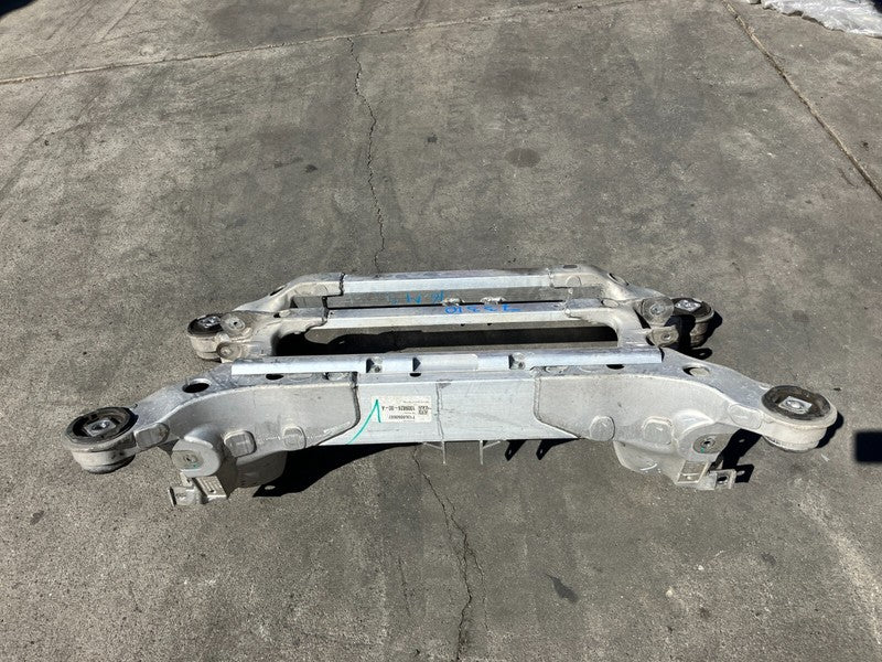 100982500A 2016-2020 Tesla Model S MS Rear Suspension Subframe Cradle Crossmember Assembly