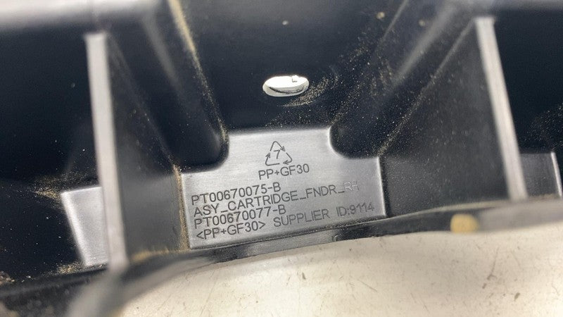 PT00670075B ⭕ 2025 Rivian R1S Right Side Cartridge Fender Air Curtain Bracket PT00670075-B