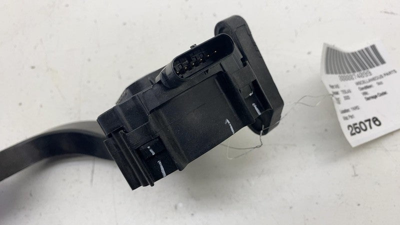 C2330-134801 ⭕ 2017-2023 Tesla Model 3 M3 Front Accelerator Gas Pedal Throttle Sensor Pad OEM