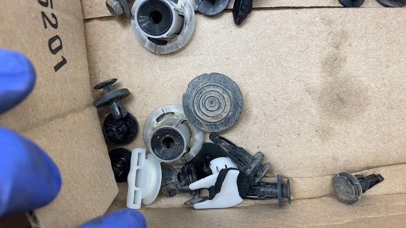 ⭕ 2018-2022 Toyota C-HR SET of Bolt Nut Clip w/ Fender Apron Support Bracket