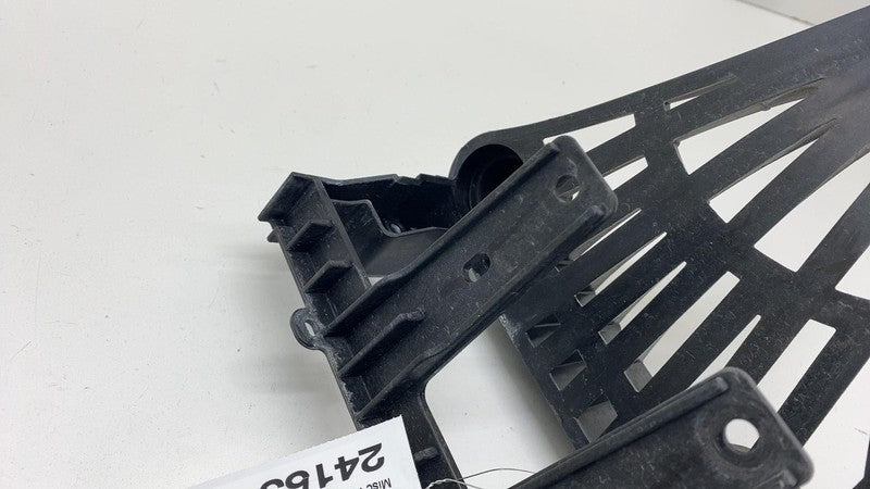1667014 00 B 2017-2023 Tesla Model 3 Y Air Conditioning A/C Compressor Pump Mount Bracket OEM