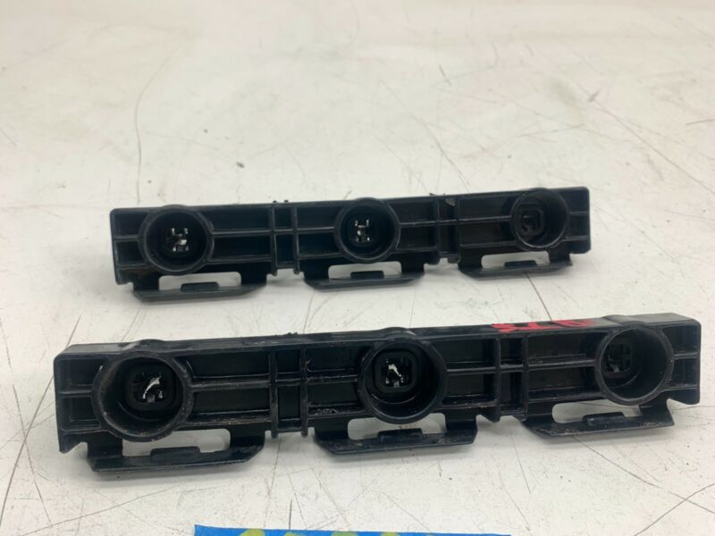 1003691-00-B ⭕12-21 Model S Rear Left & Right Skirt Rocker Panel Support Bracket 1003691-00-B