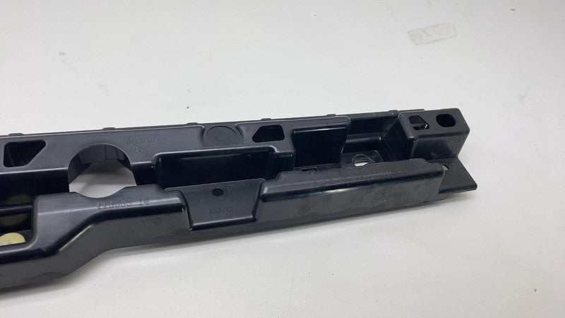 ⭕ 18-22 BMW 530e Front Right Skirt Rocker Molding Panel Support Mount 