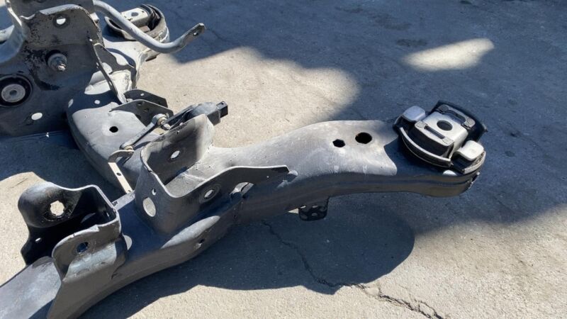 2016-2019 Mercedes-Benz GLE350 Rear Subframe Crossmember Cradle RWD Assembbly