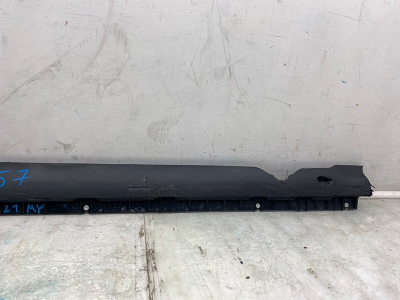1497745 00 B ⭕ 20-24 Model Y Right Skirt Rocker Molding Panel Carrier Bracket RH 1497745-00-B
