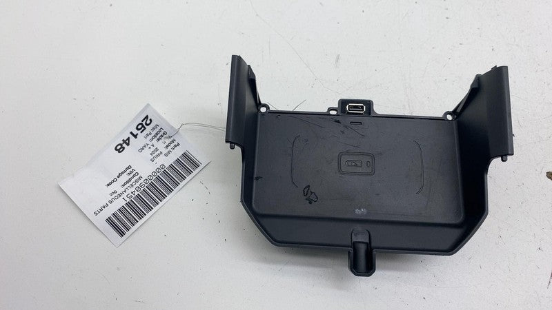 ⭕18-23 BMW 530e Center Console Wireless Device Battery Charger Pad 511