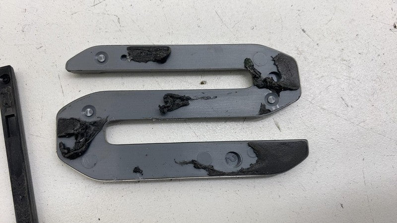 ⭕ 2025 Rivian R1S Silver Tailgate Emblem Badge` Model