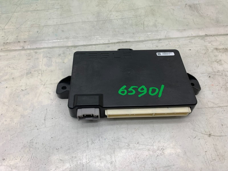 1045490-00-G ⭕ 2016-2020 Tesla Model X Rear Door Control Module Unit TSTD Right 1045490-00-G