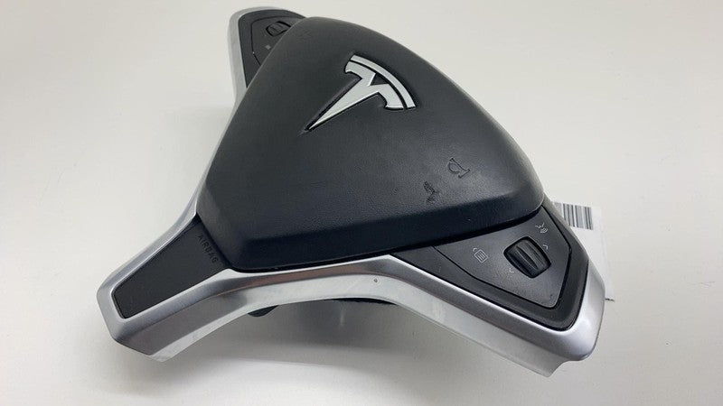 103677801B 2016-2020 Tesla Model X Steering Wheel Airbag Module w/ Retainer Plate Bracket
