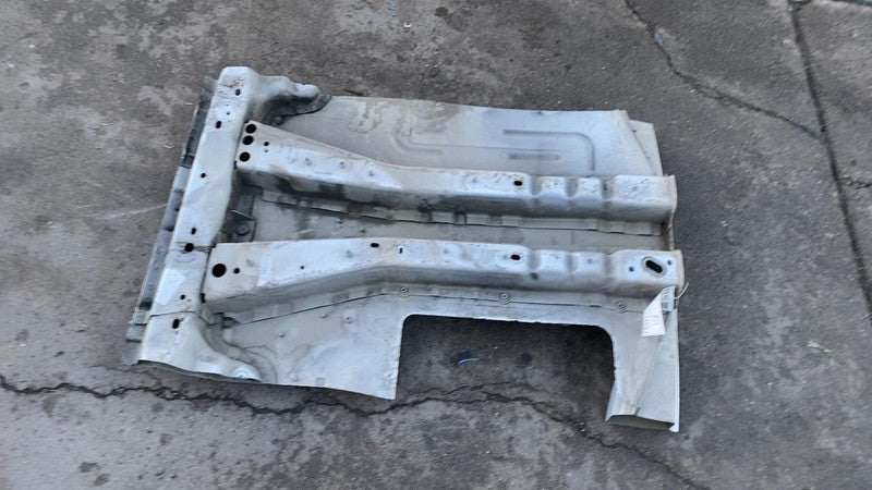2013 2014 2015 2016 2017 2018 Ford C-Max Floor Support Cutout