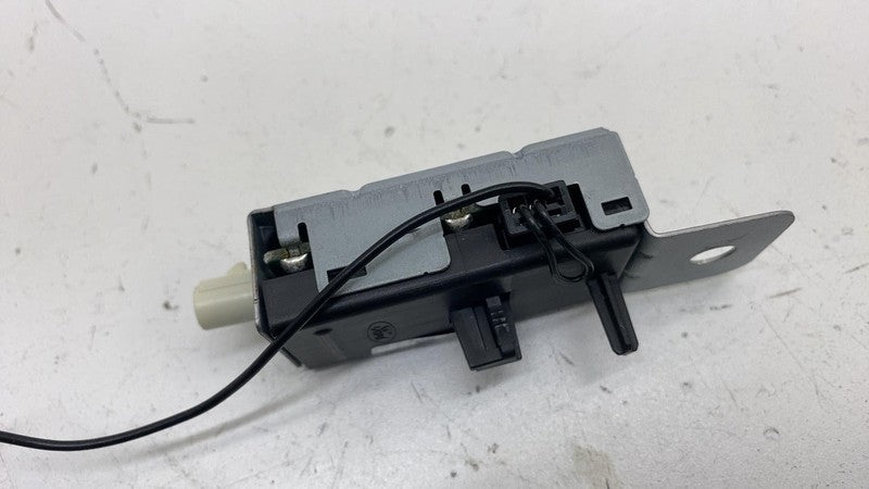 LB5T-18C847-BC ⭕2021-2024 Ford Mustang Mach-E Antenna Amplifier Isolator Booster LB5T-18C847-BC