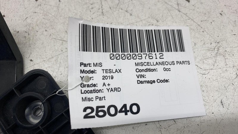 ⭕ 2016-2020 Tesla Model X Inner Right Side Headlight Lamp Bracket 1046