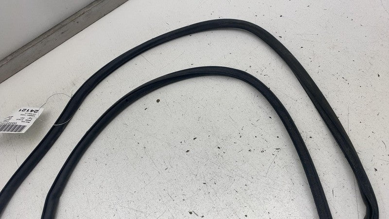 ⭕ 2019-2023 Audi E-Tron Front Left Driver Side Door Body Weatherstrip Seal OEM