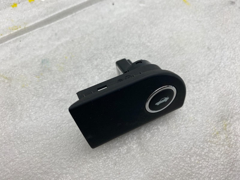 1009 4024 ⭕ 2014-2017 Maserati Ghibli Trunk Open Release Control Button Switch 10094024