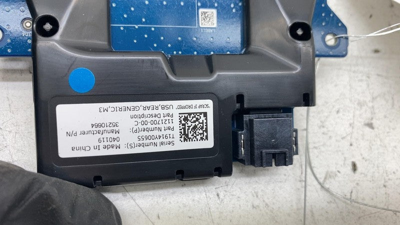 ⭕ 17-23 Tesla Model 3 Rear Generic USB/AUX Control Unit Hub Module 112