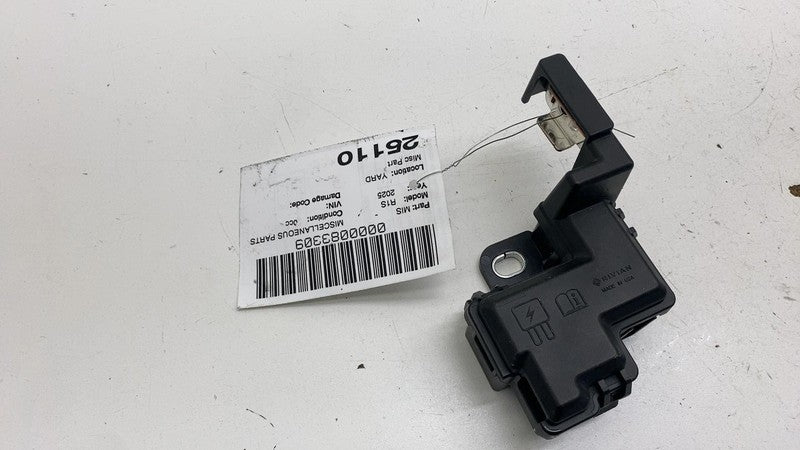 ⭕ 2025 Rivian R1S Battery Connector Terminal Connection Fuse Box PT006
