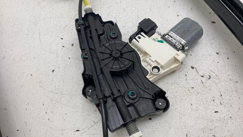⭕2022-2024 Rivian R1T R1S Front Right Door Window Motor & Regulator PT
