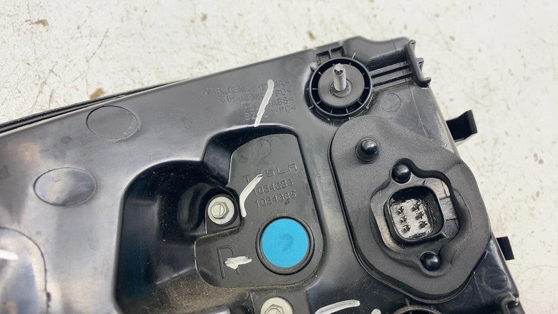 ⭕ 2016-2022 Tesla Model X Rear Right Side Outer Taillight Lamp OEM 103