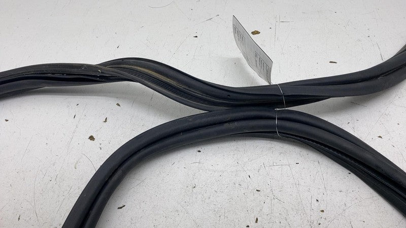 ⭕ 14-21 Maserati Ghibli Rear Trunk Deck Lid Body Weatherstrip Gasket Rubber Seal