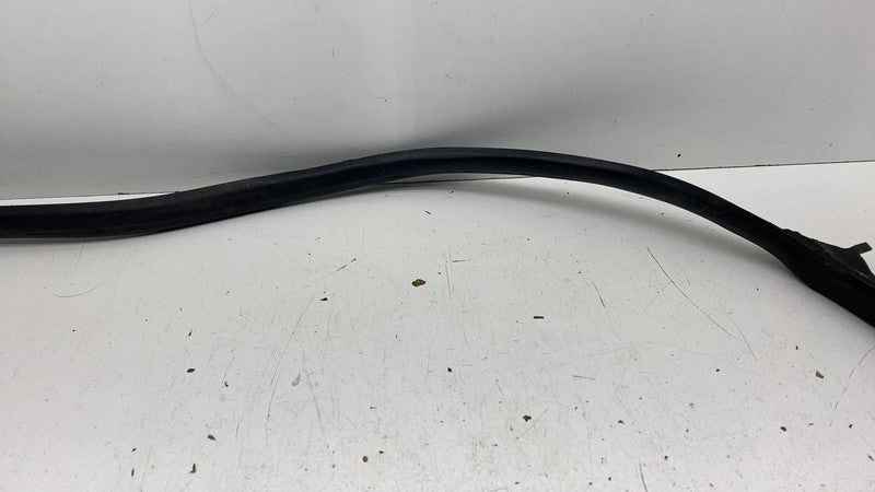 ⭕ 14-20 Maserati Ghibli Front Left Door Window Weatherstrip Rubber Seal Gasket